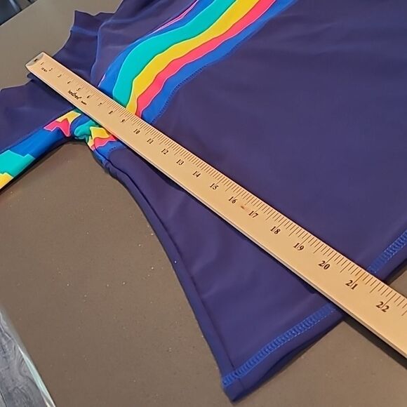 Colorful sz M Long Sleeve Swim Top with built in bra NWOT - Picture 4 of 9